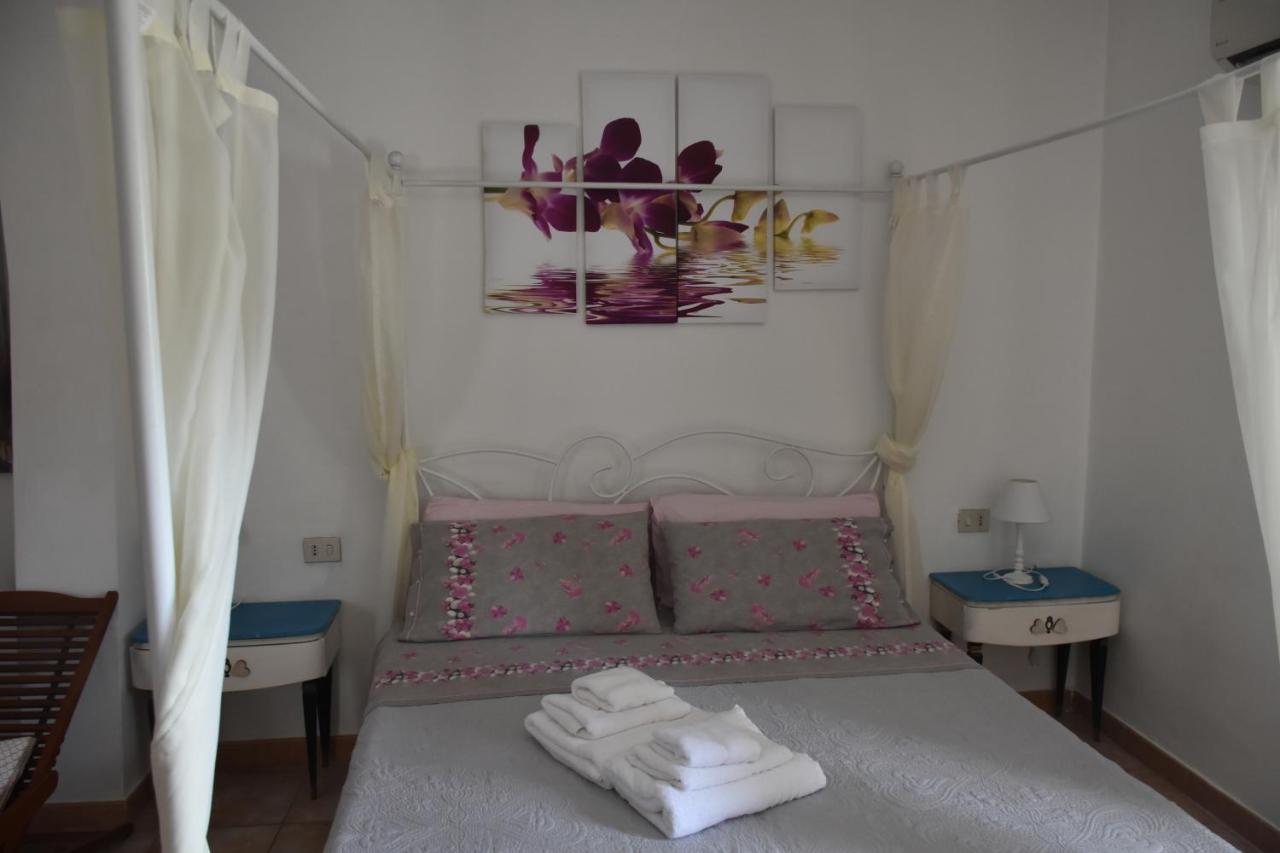 Bed And Breakfast Le Petunie Bari Sardo Exterior foto