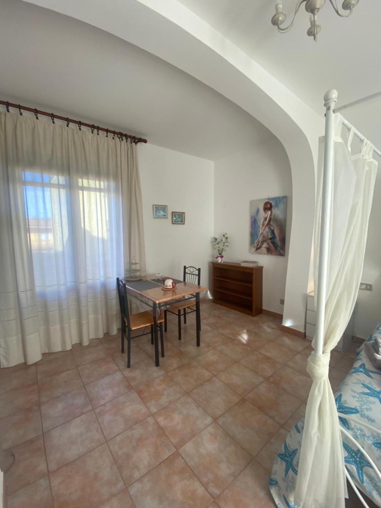 Bed And Breakfast Le Petunie Bari Sardo Exterior foto