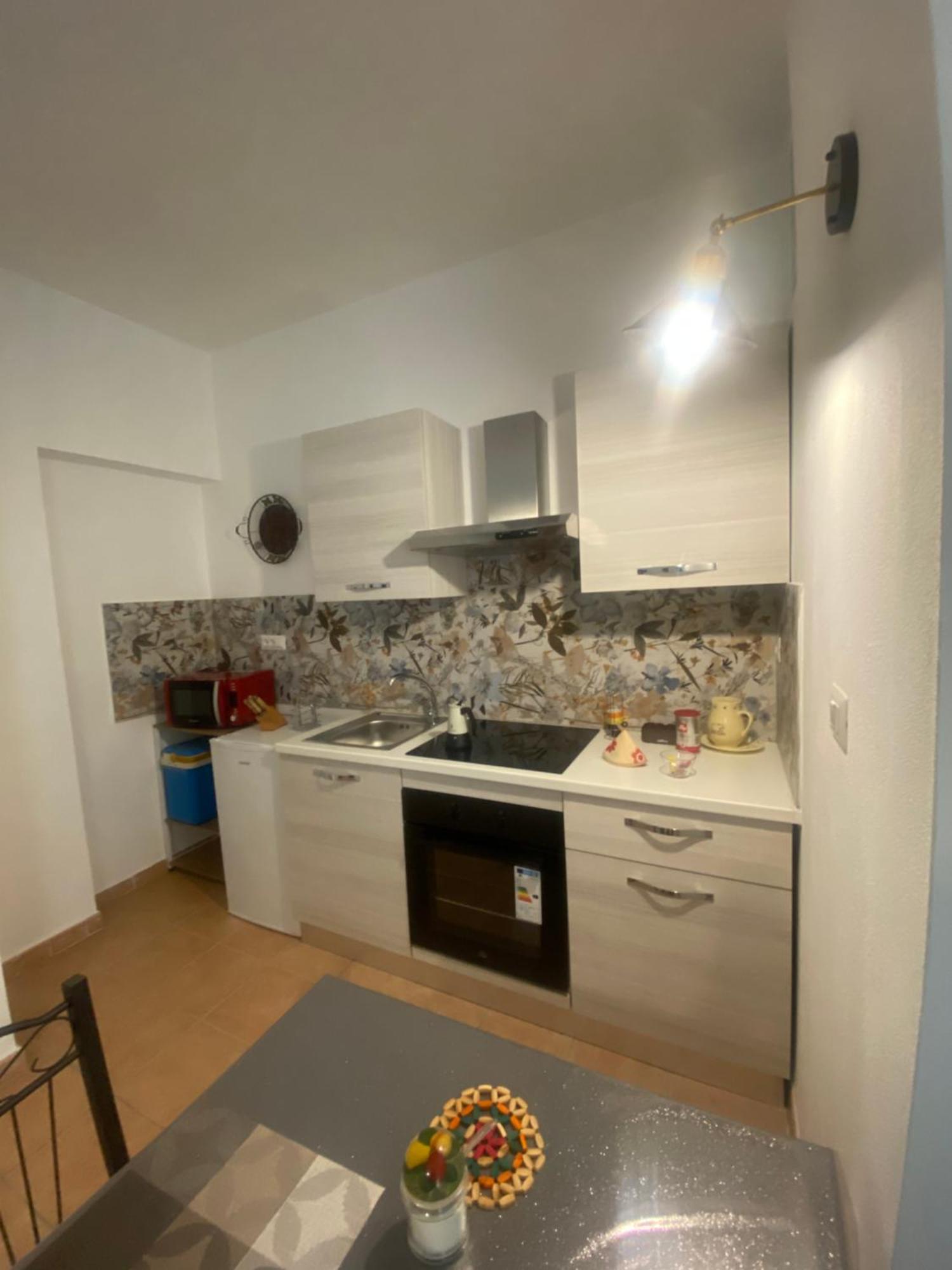 Bed And Breakfast Le Petunie Bari Sardo Exterior foto