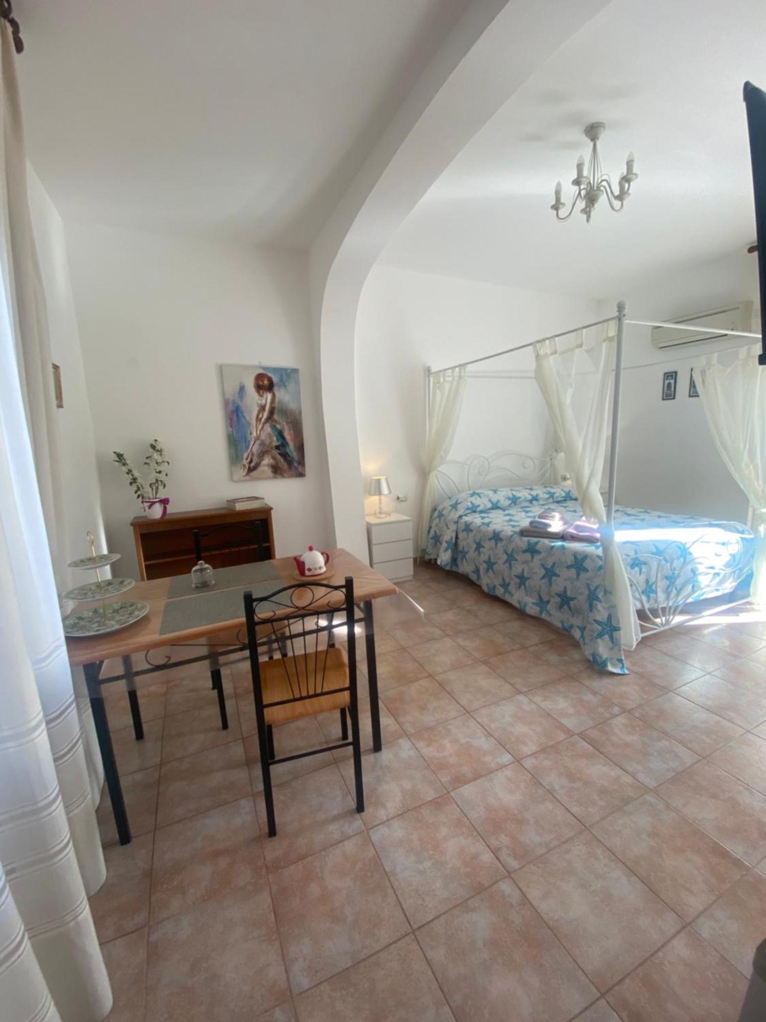 Bed And Breakfast Le Petunie Bari Sardo Exterior foto