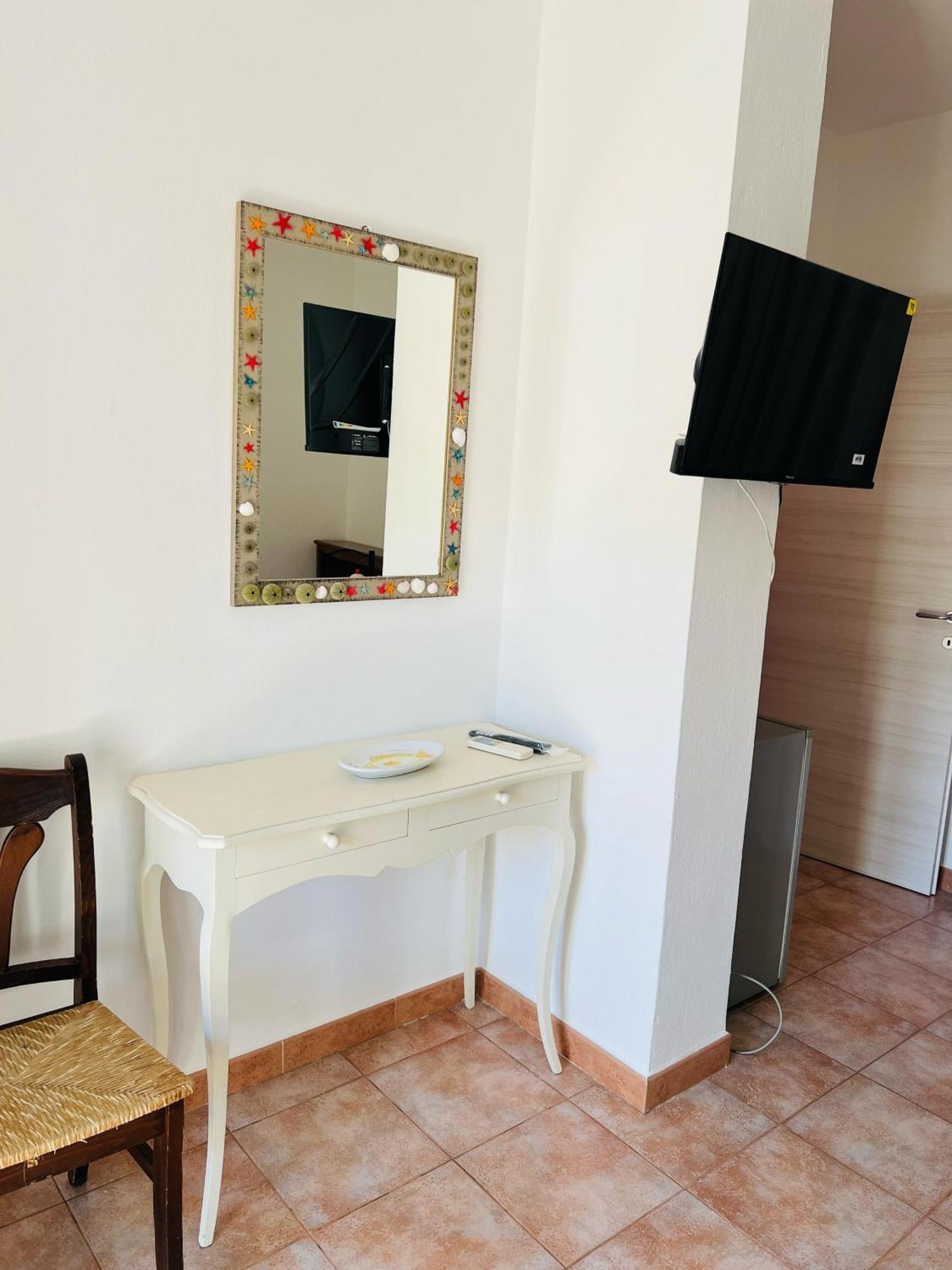 Bed And Breakfast Le Petunie Bari Sardo Exterior foto
